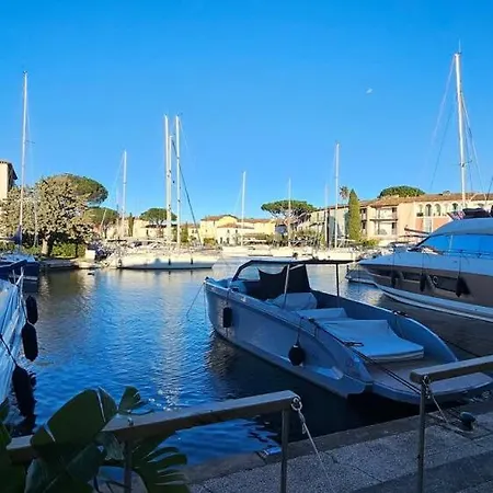Marina Port Apartment *